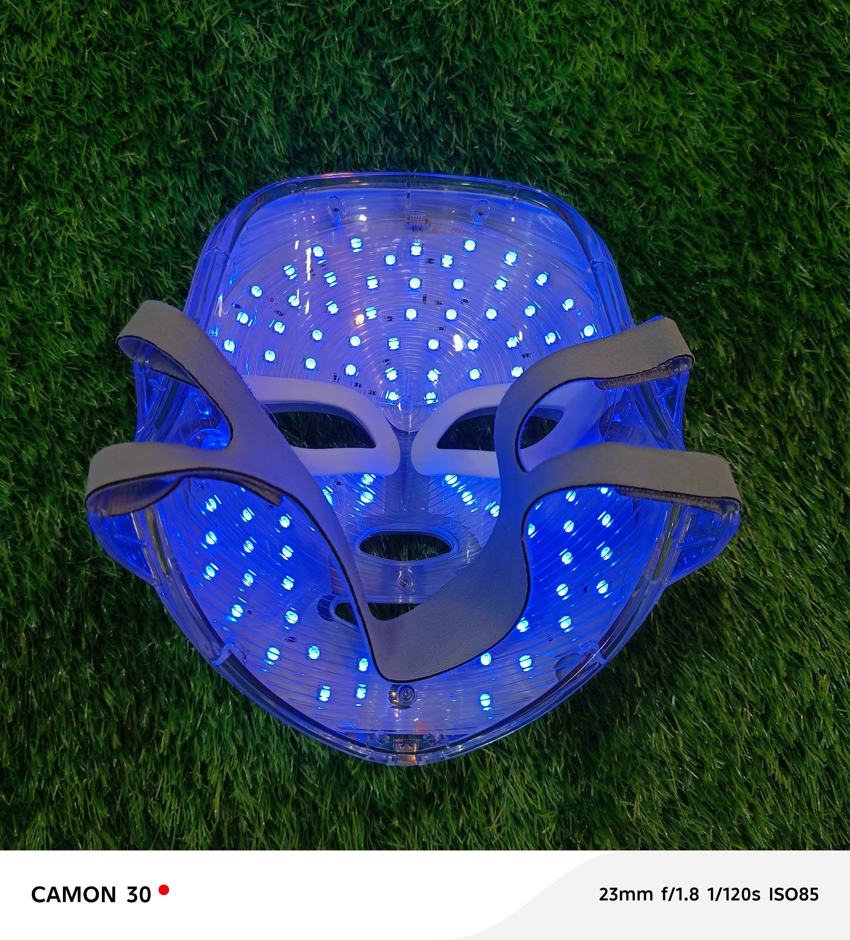 The title of the facial LED mask, as indicated on the packaging, is "Light facial beauty instrument."